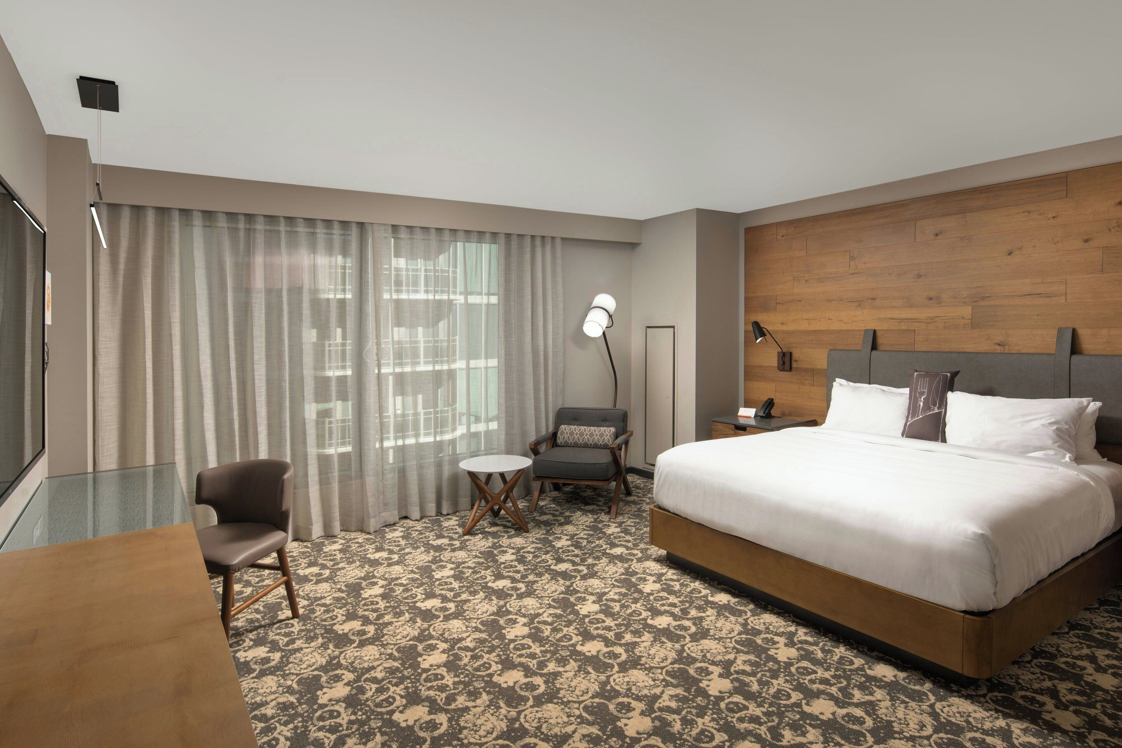 Deluxe King category at Epicurean Atlanta; selected views vary