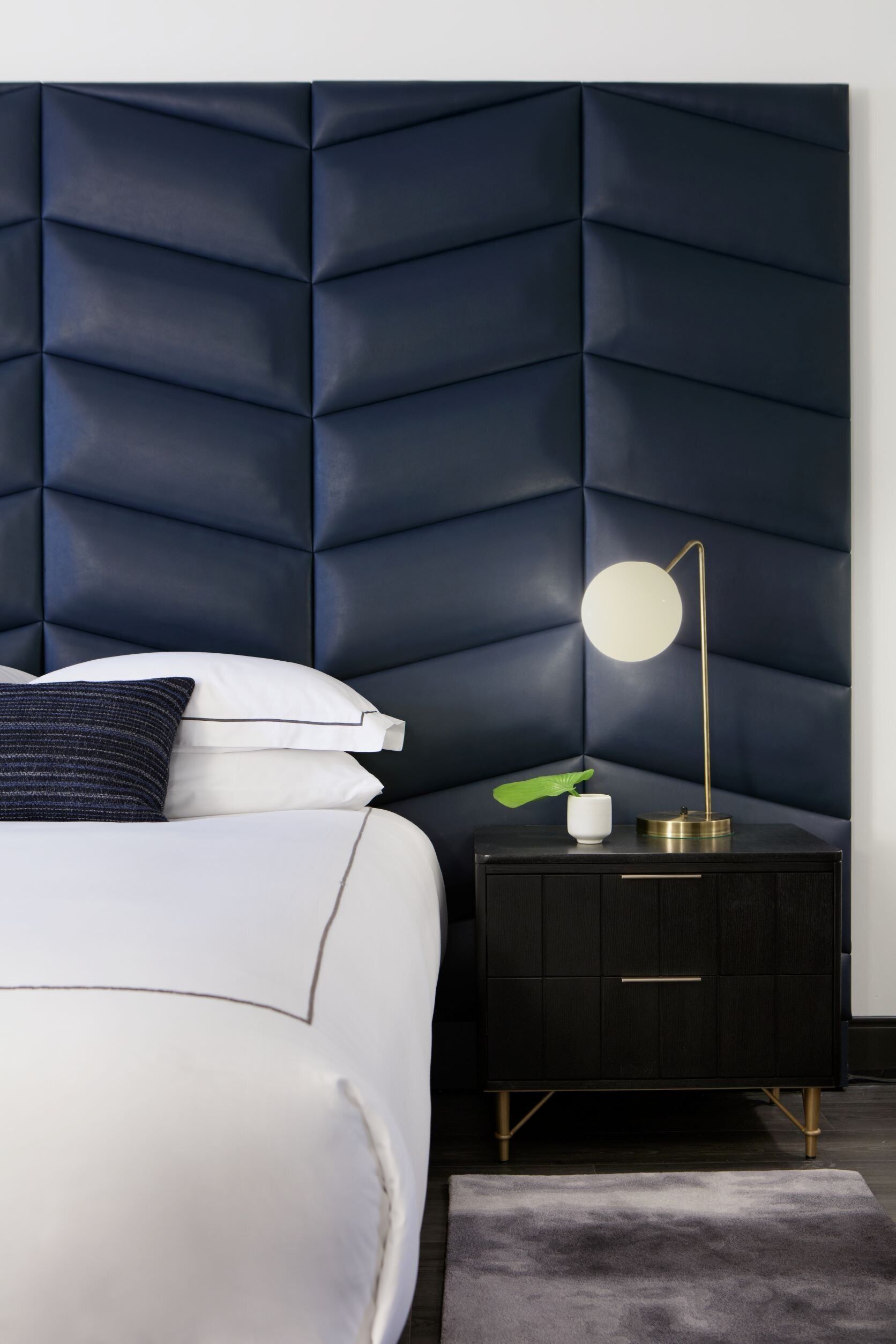 King bedroom shown in Kimpton Shane’s accommodation gallery