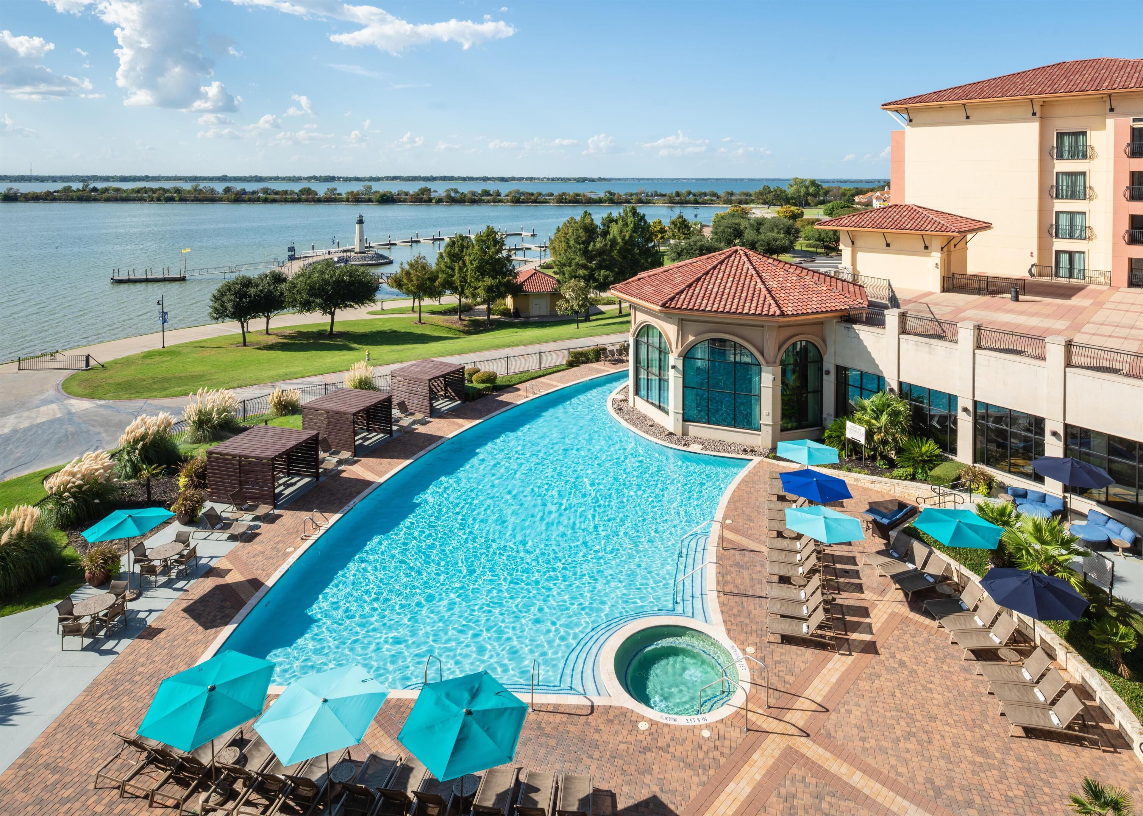 Hilton Rockwall’s outdoor pool overlooking Lake Ray Hubbard