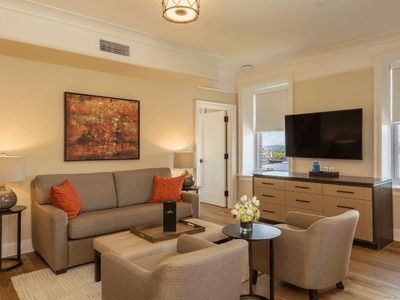 Guest suite sitting area at The Abbey Inn